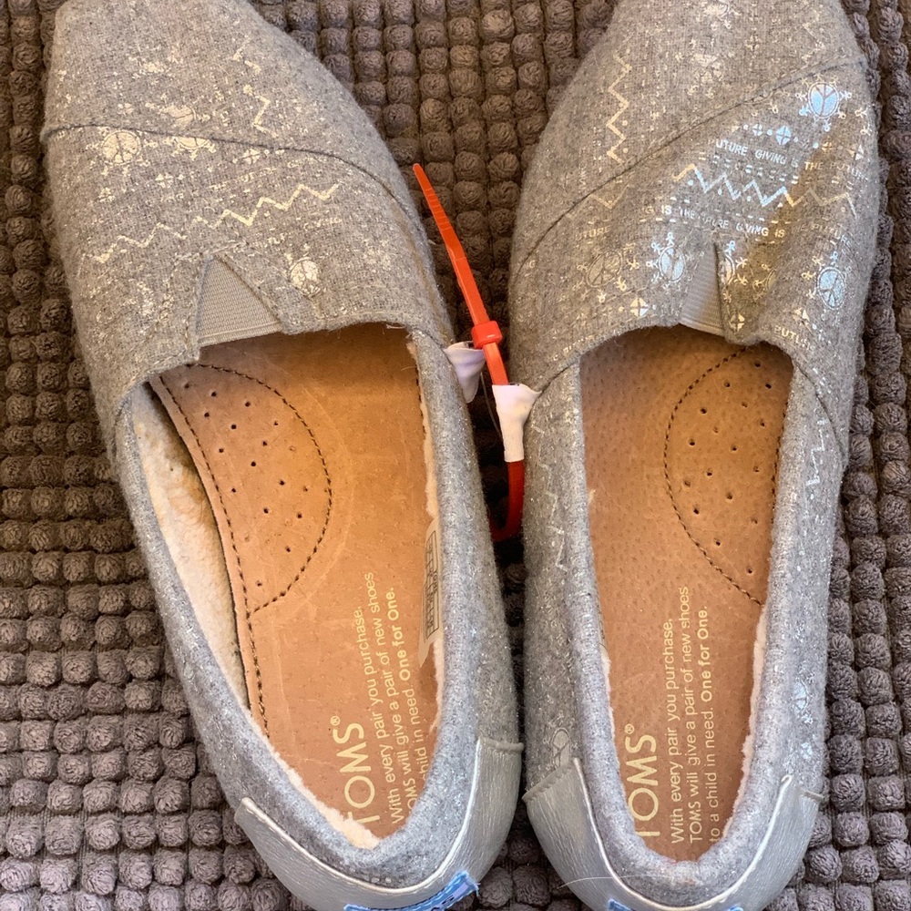 Toms